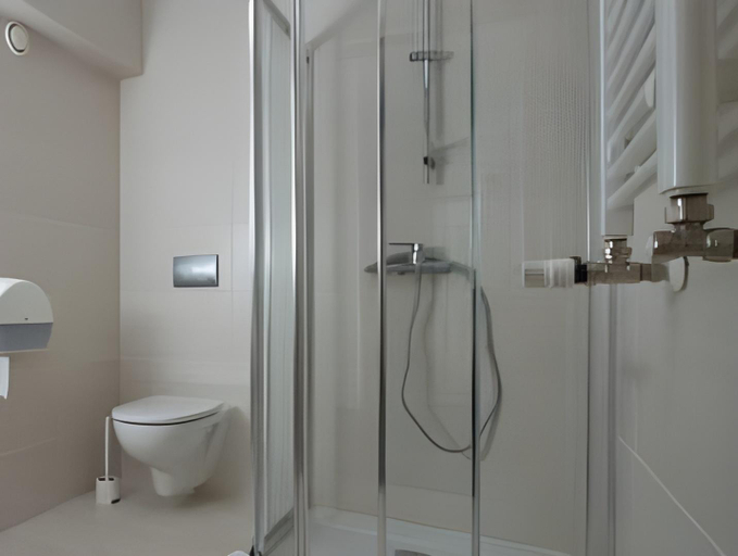 Bathroom 2, Sanatorium Rownica, Cieszyn