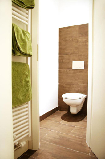 Bathroom 3, Gasthof Schmolz mit Ubernachtung im Hotelzimmer, Sankt Pölten Land