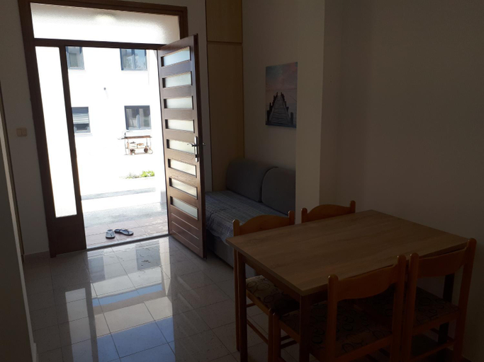 Others 5, Apartments Maricic, Nin