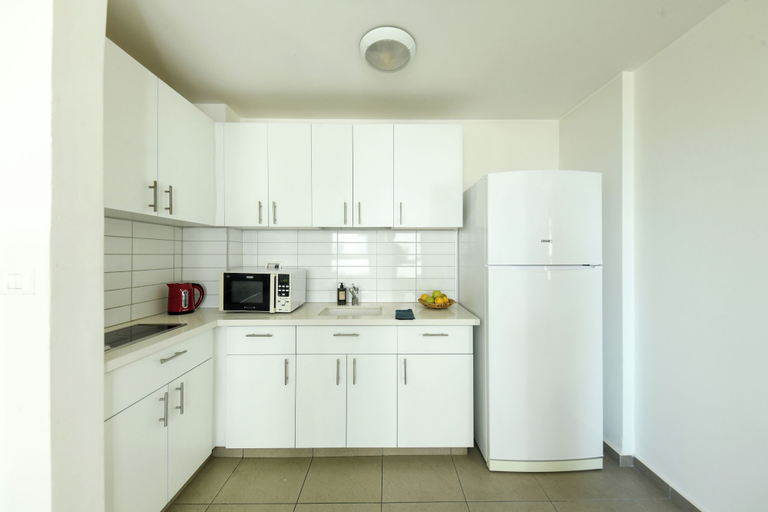 Others 4, 1 BR Apt w living room & learning area