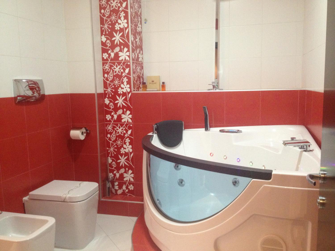 Bathroom 4, MonarC Hotel, Tiranës