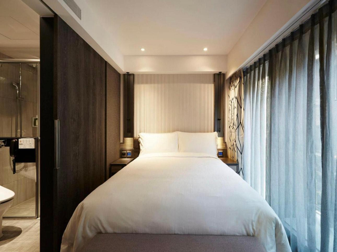 Bedroom 12
