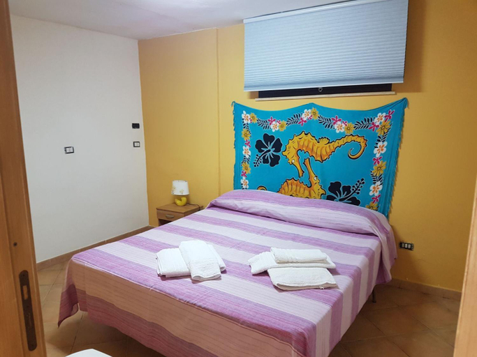 Bedroom 2, Villa rosa fronte mare, Trapani