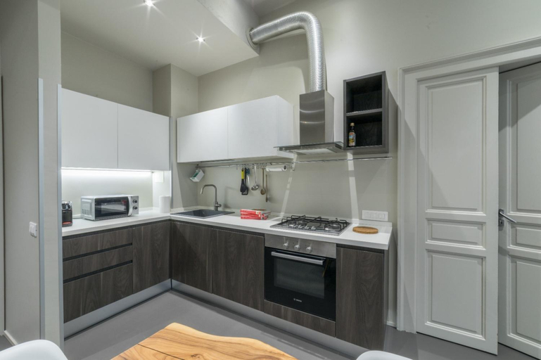Others 5, Residenza Archimede, Syracuse