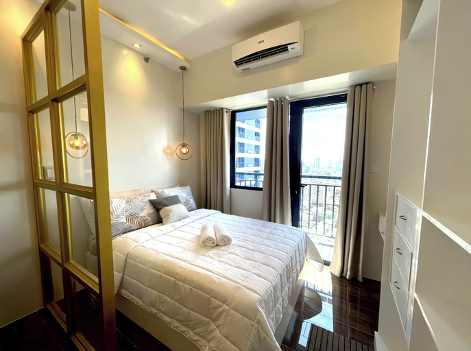 Bedroom 3, Luxurious White & Gold Haven in Makati, Makati City