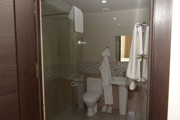 Bathroom 4, Yerevan Centre Hotel, Yerevan