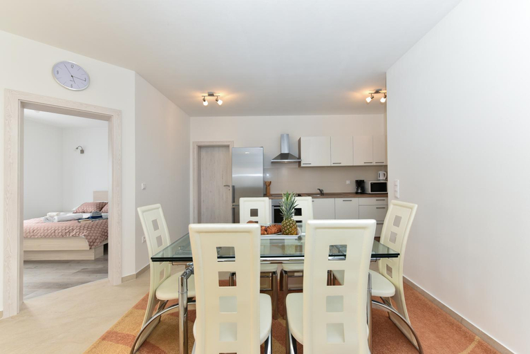 Others 4, Apartments Ana Vrsi, Nin