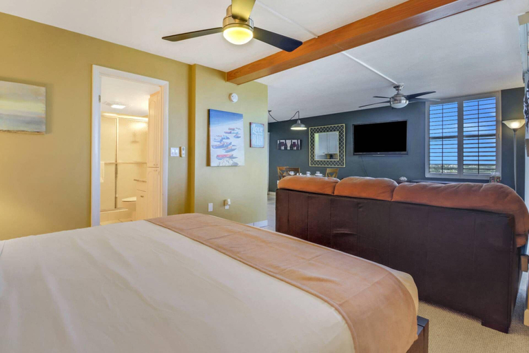 Bedroom 3, Beach & Tennis 1802, Lee