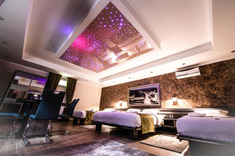 Bedroom 2, Hotel Novotheos, Oradea