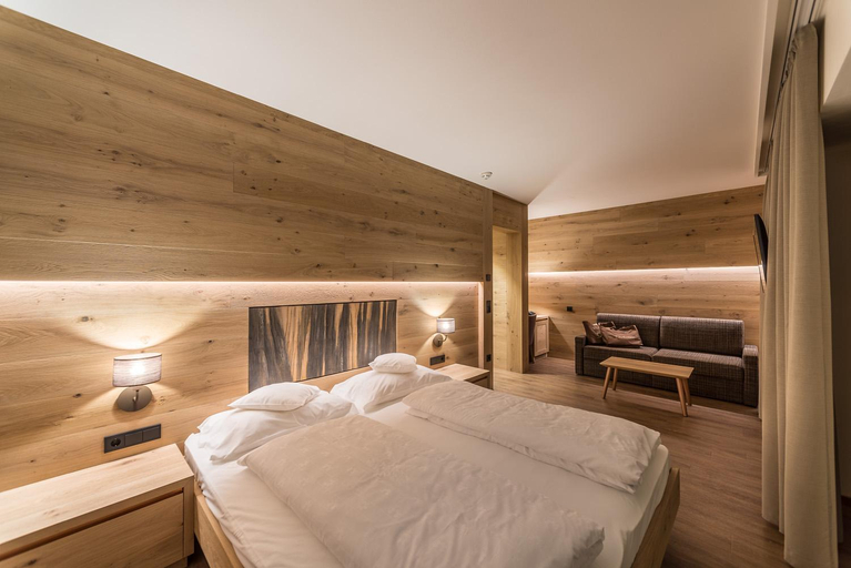Bedroom 2, Hotel Garni Dolomieu, Bolzano