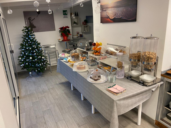 Food & Drinks 4, Albergo Aduepassi & Servizio Bike Room, Savona