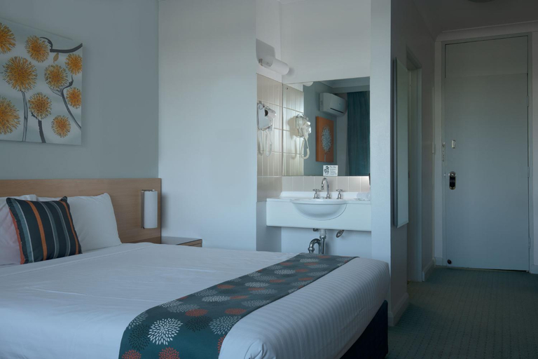 Bedroom 2, Markets Hotel, Strathfield