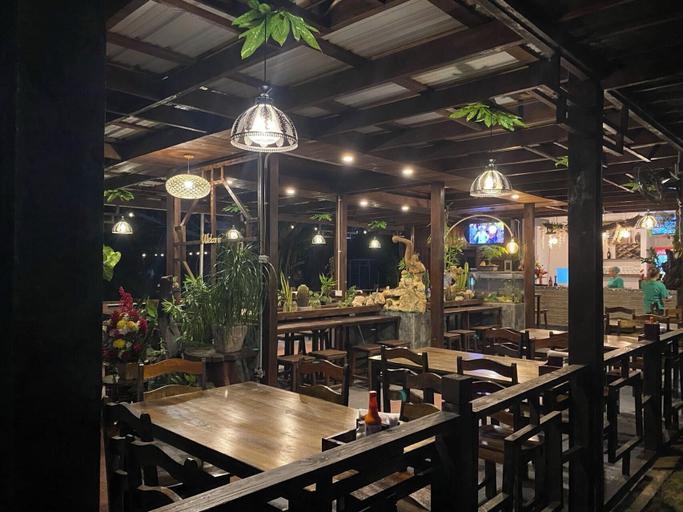 Food & Drinks 5, Joyce Garden Hotel
