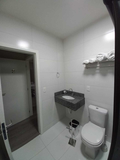 Bathroom 3, Bortolotti Residence, Penha