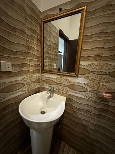 Bathroom 3, Hotel Five Season Lahore, Lahore
