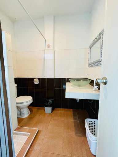 Bathroom 4