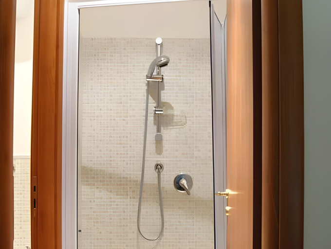 Bathroom 2, Nell'Azzurro, Cagliari