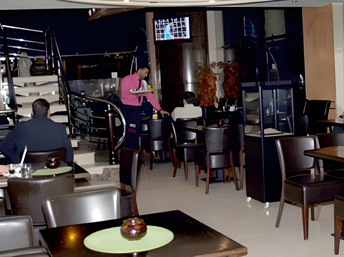 Food & Drinks 5, Atlas Guercif, Taza
