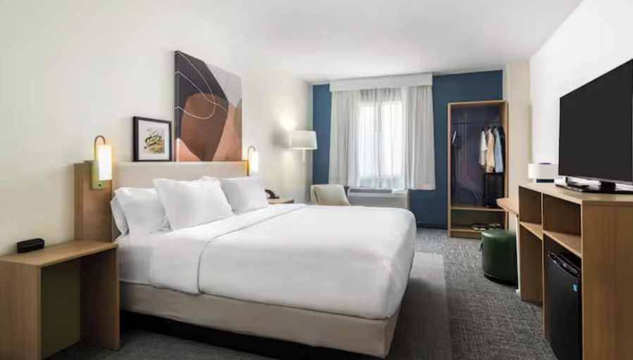 Bedroom 3, Spark by Hilton Calhoun, Gordon