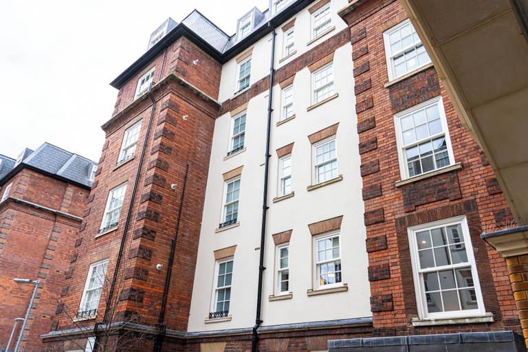 Exterior & Views 2, Modern 2 Bedroom 2 Bathroom Apartment, London