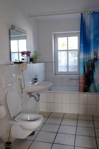 Bathroom 12