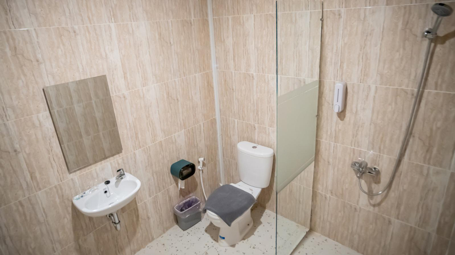 Bathroom 30