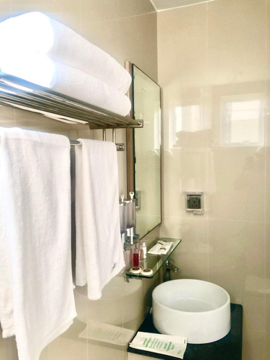 Bathroom 2, Contento Retreat, Malé