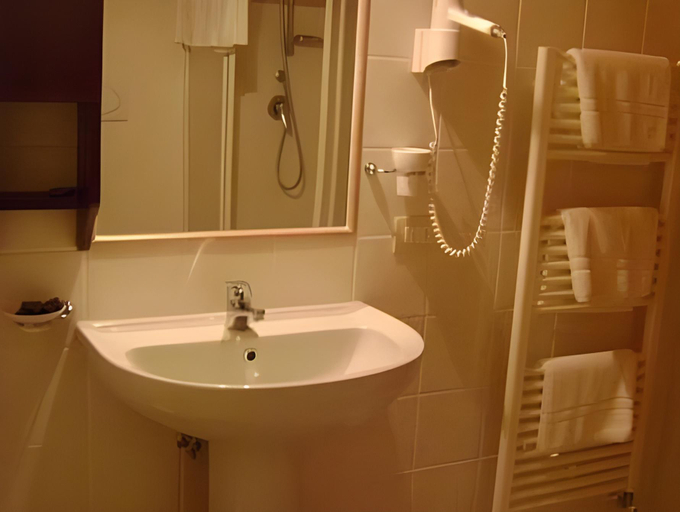 Bathroom 2, Domus Romulea, Avellino