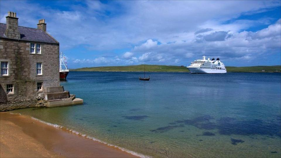 Others 4, Queens Hotel, Shetland Islands