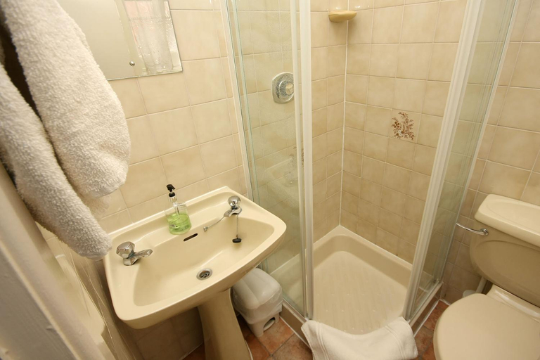 Bathroom 2, Boltonia, Blackpool