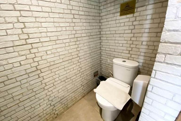 Bathroom 16
