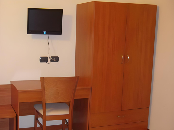 Others 5, Hotel Belforte, Varese