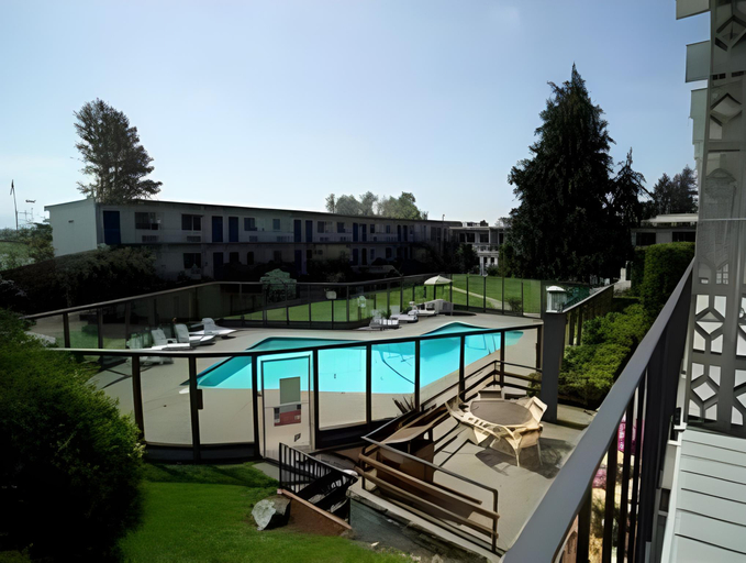 Others 5, Cocusa Motel, Skagit