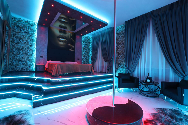 Others 5, Alcova Suite&Relax, Salerno