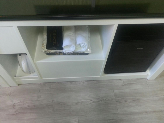 Others 4, Hansol Motel, Gyeongju