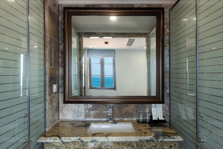 Bathroom 5, The Nice Hotel Phu Quoc - Fireworks & Ocean view, Phú Quốc