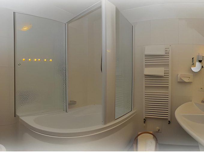 Bathroom 4, Hotel Alte Muhle 4 Stelle, Bolzano
