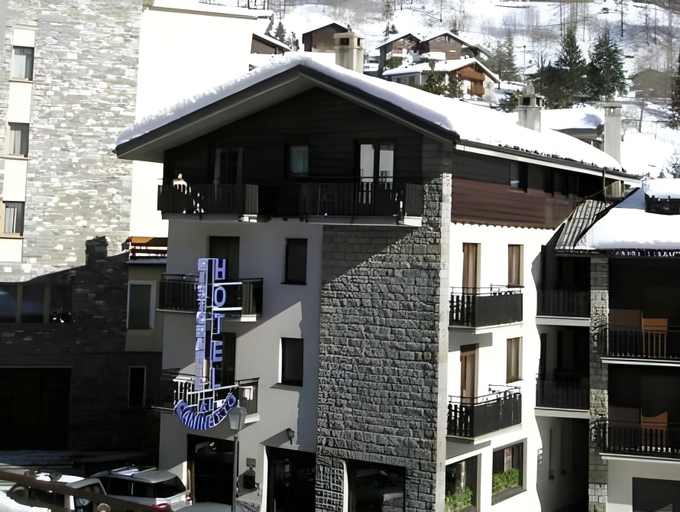 Exterior & Views 2, Hotel Al Caminetto, Aosta