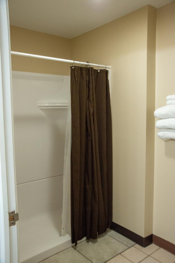 Bathroom 2, WEST BANK INN, Mercer