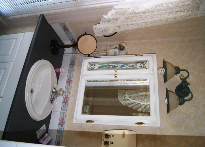 Bathroom 4