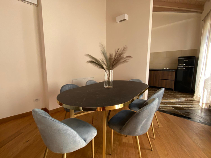 Dining Room 11