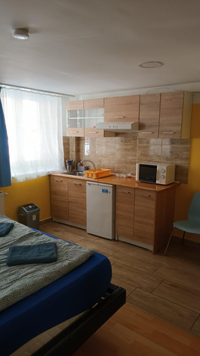 Others 4, Deniz Guesthouse, Budapesti