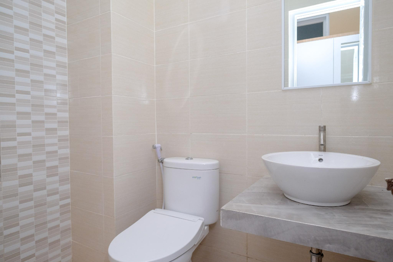 Bathroom 15