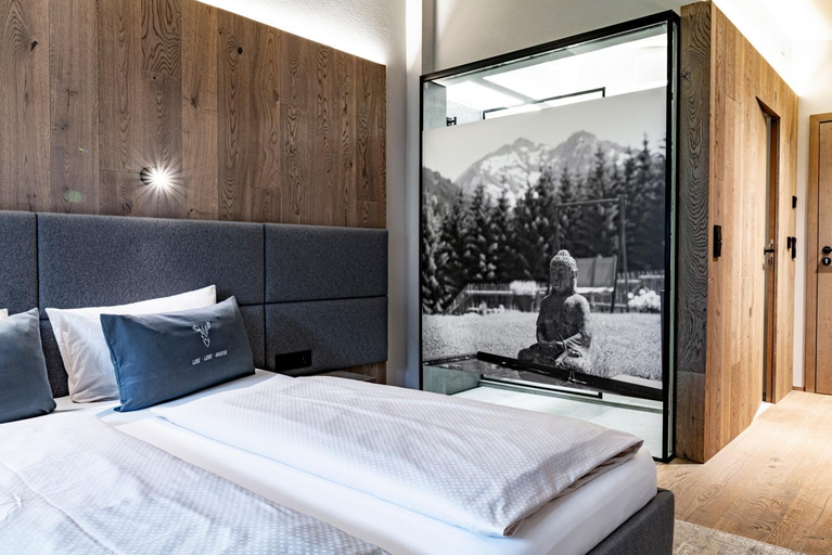 Bedroom 3, Verwohn-Wellnesshotel Walserhof, Bregenz