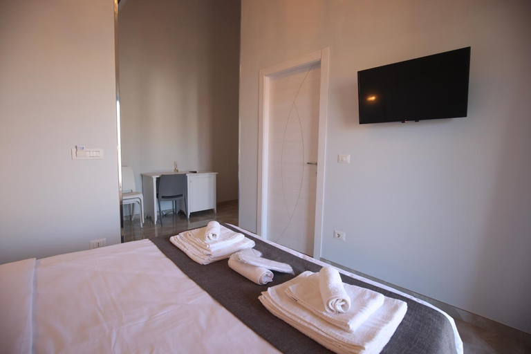 Others 3, B&B Royal, Catanzaro