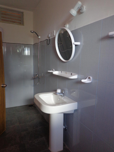 Bathroom 3, Anura Guest Inn, Ella