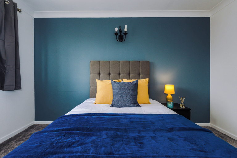 Bedroom 2, Comfortable Stay - Royd Croft, Kirklees