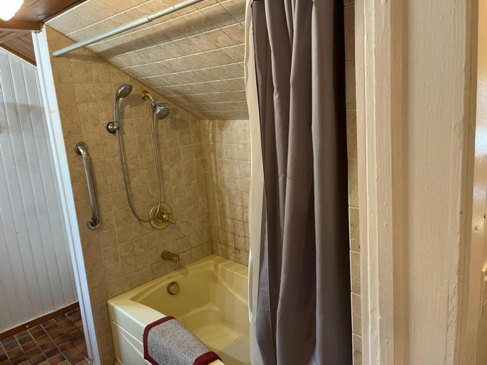 Bathroom 2