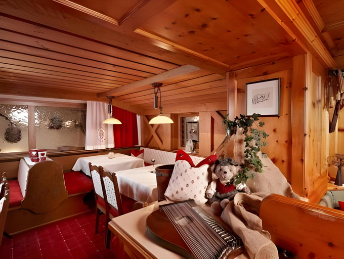 Bedroom 2, Hotel Bergland Superior, Imst