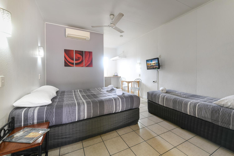 Bedroom 2, Cool Palms Motel, Mackay - Pt A